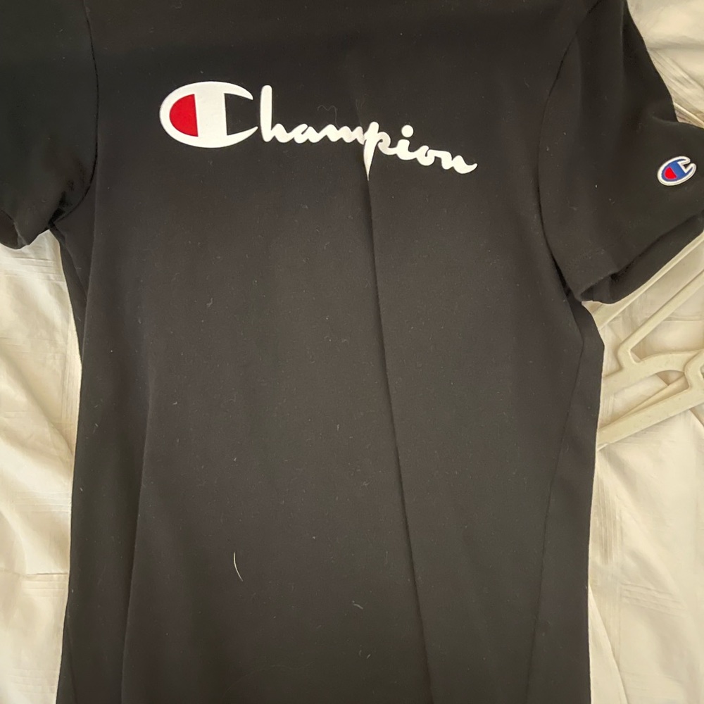 same shirt as the white Champion one, except it is in black and is a size small.